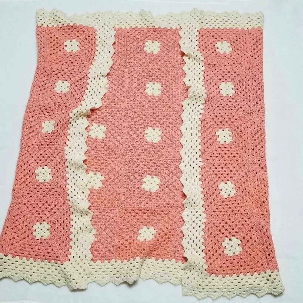 VINTAGE Granny Square Floral Boho Crochet Afghan